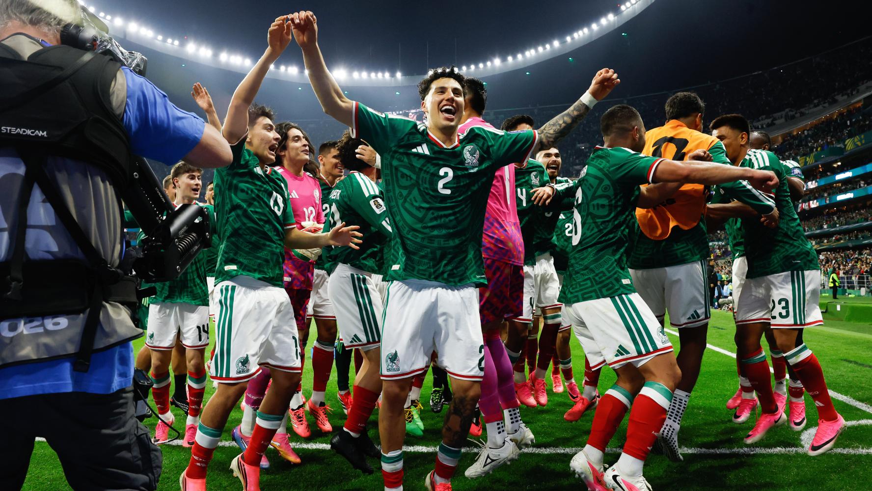 https://php.centraldemedios.cloud/imagenes/M%C3%A9xico%20llegar%C3%A1%20invicto%20al%20duelo%20ante%20Inglaterra.jpg