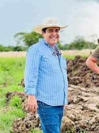 https://php.centraldemedios.cloud/imagenes/carlos%2001.jpg