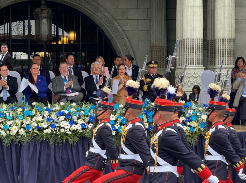 https://php.centraldemedios.cloud/imagenes/desfile%20civico%20escolar%202.jpg