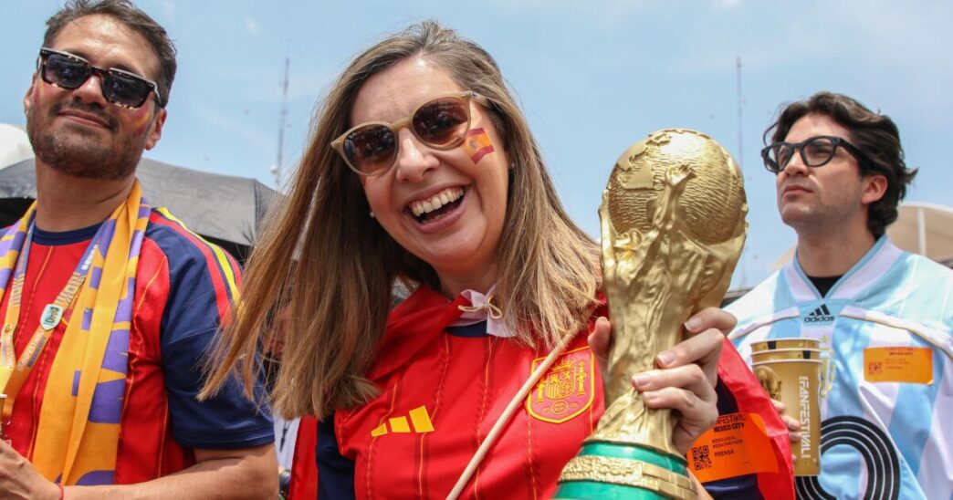 fifa-fan-fest-zocalo-cdmx-60-mil-asistentes-final--1044x548.jpg