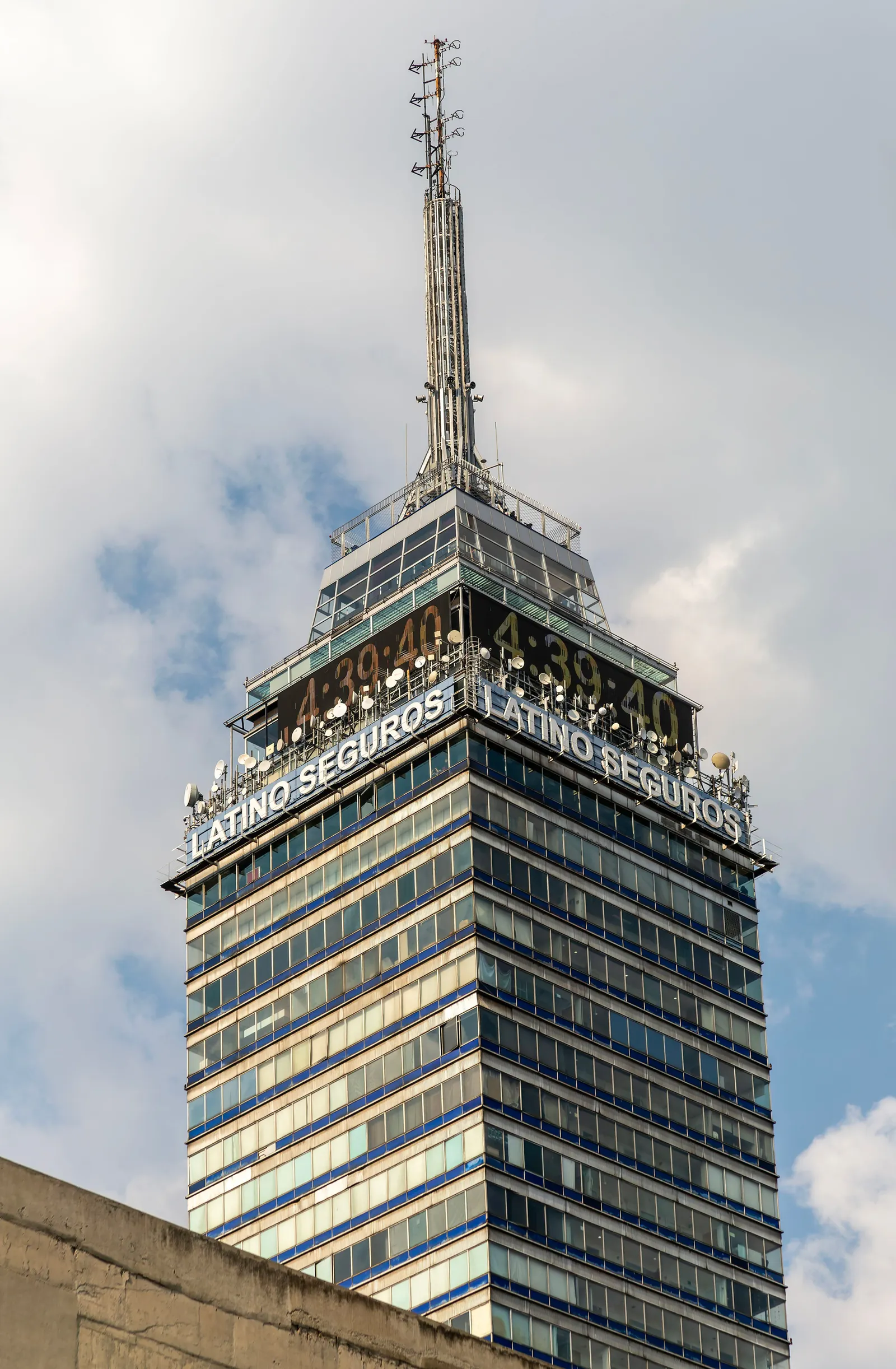 https://php.centraldemedios.cloud/imagenes/torre%2004.webp